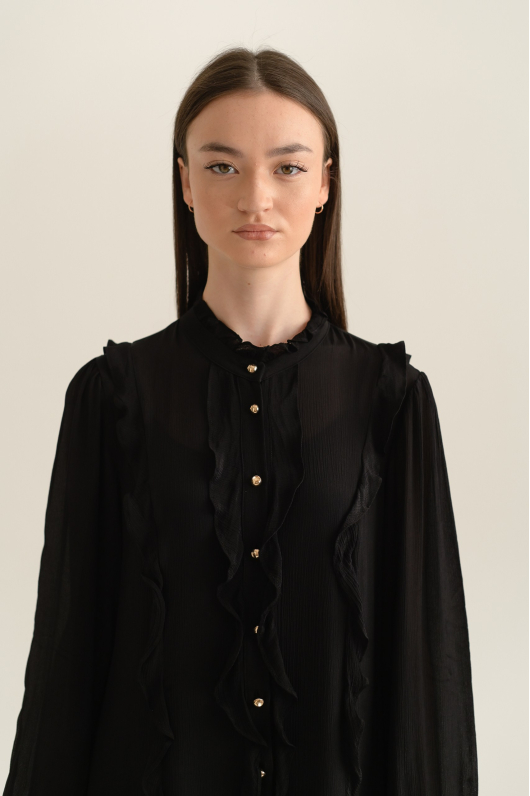 Платье из легкой ткани расклешенное